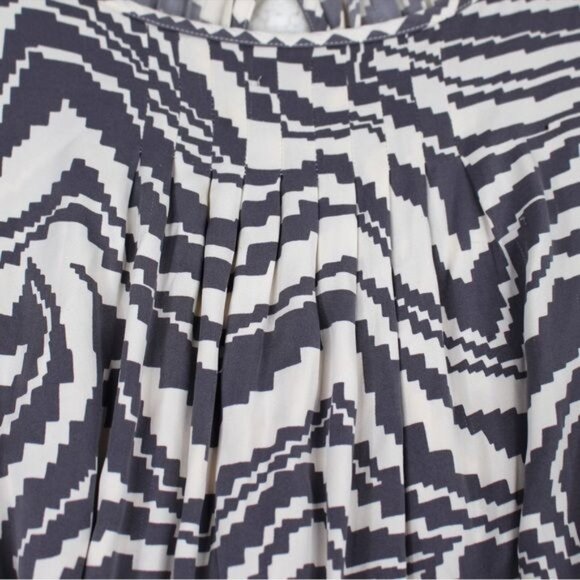 Trina Turk Women Zebra‎ Dress Silk Size 2 Gray Cream Short Sleeve Shift Belted - Picture 6 of 12